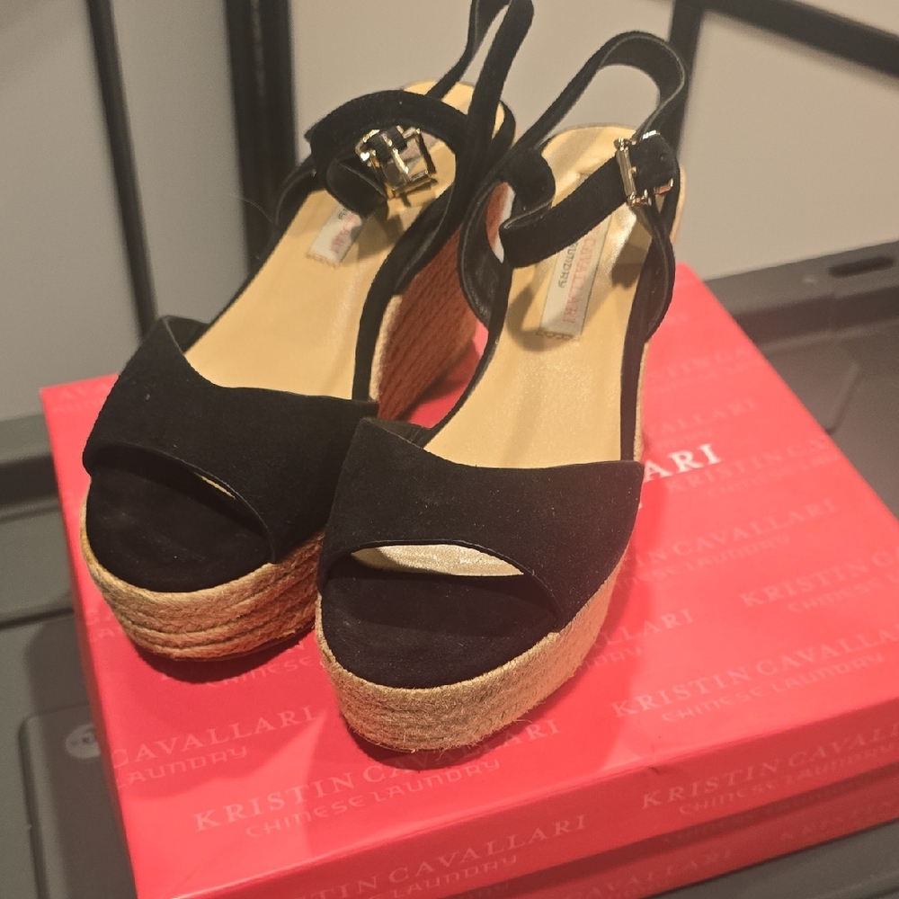 Chinese Laundry Black and Tan Wedge Sandals